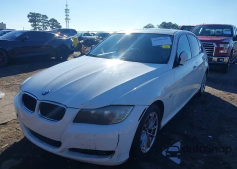 2010 BMW 328I z USA, uszkodzony, nr VIN WBAPH7C51AE125906